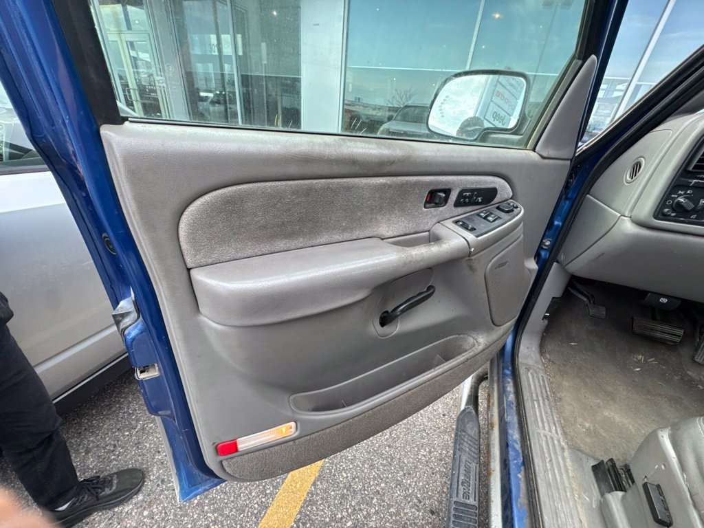 Used 2003 GMC Sierra 1500 SLT w/ SLT Preferred Equipment Group AWD/4WD image 11