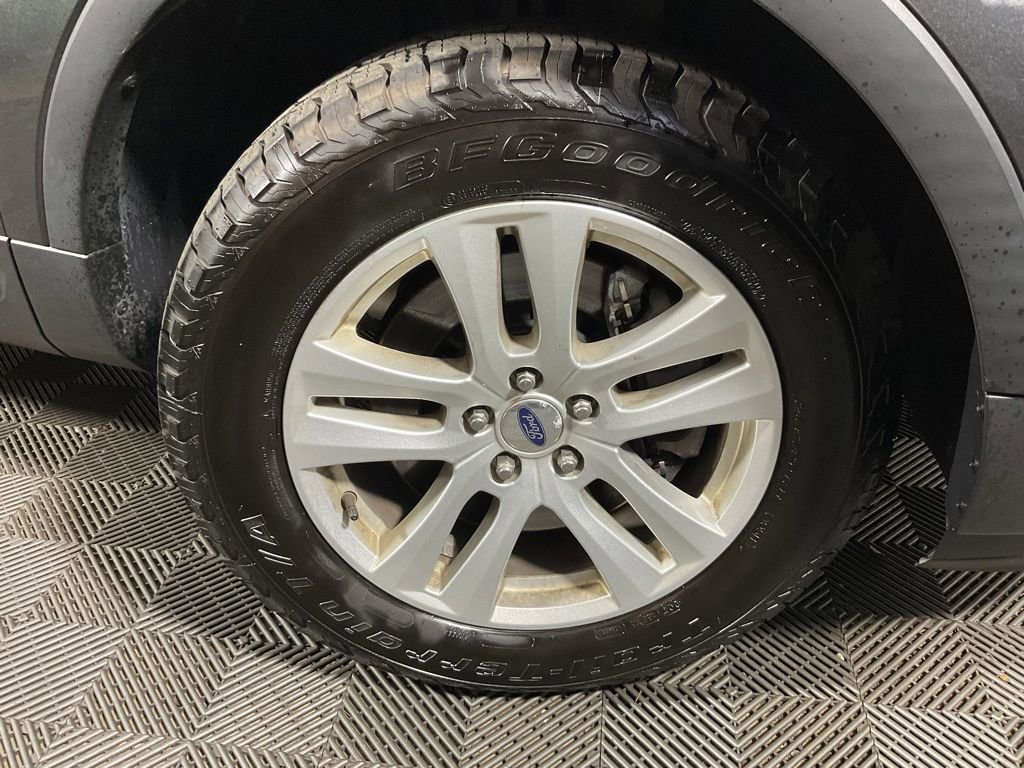 Used 2019 Ford Explorer XLT w/ Equipment Group 201A AWD/4WD image 41