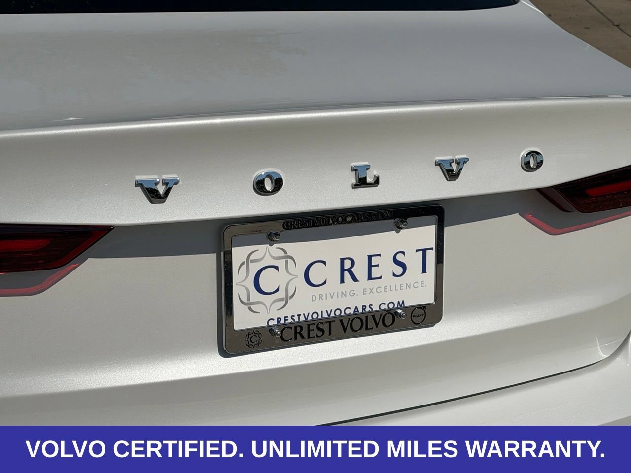 Certified 2024 Volvo S60 T8 Plus w/ Climate Package AWD/4WD image 9