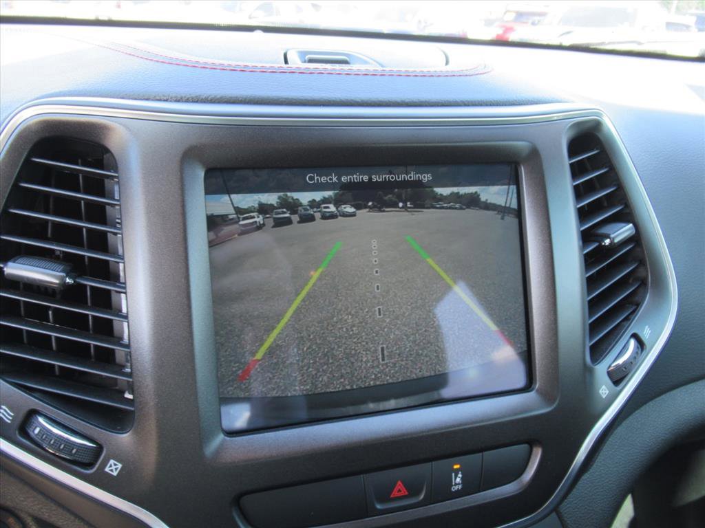 Used 2022 Jeep Cherokee Trailhawk w/ Premium Leather Package AWD/4WD image 29