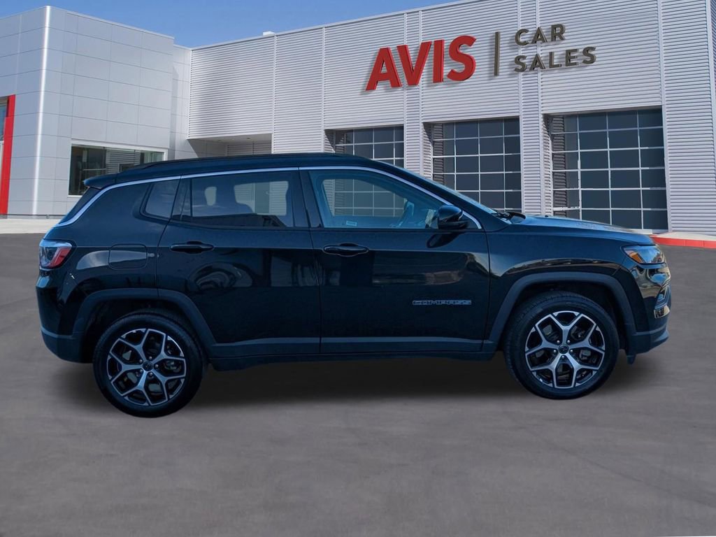 Used 2025 Jeep Compass Limited image 2