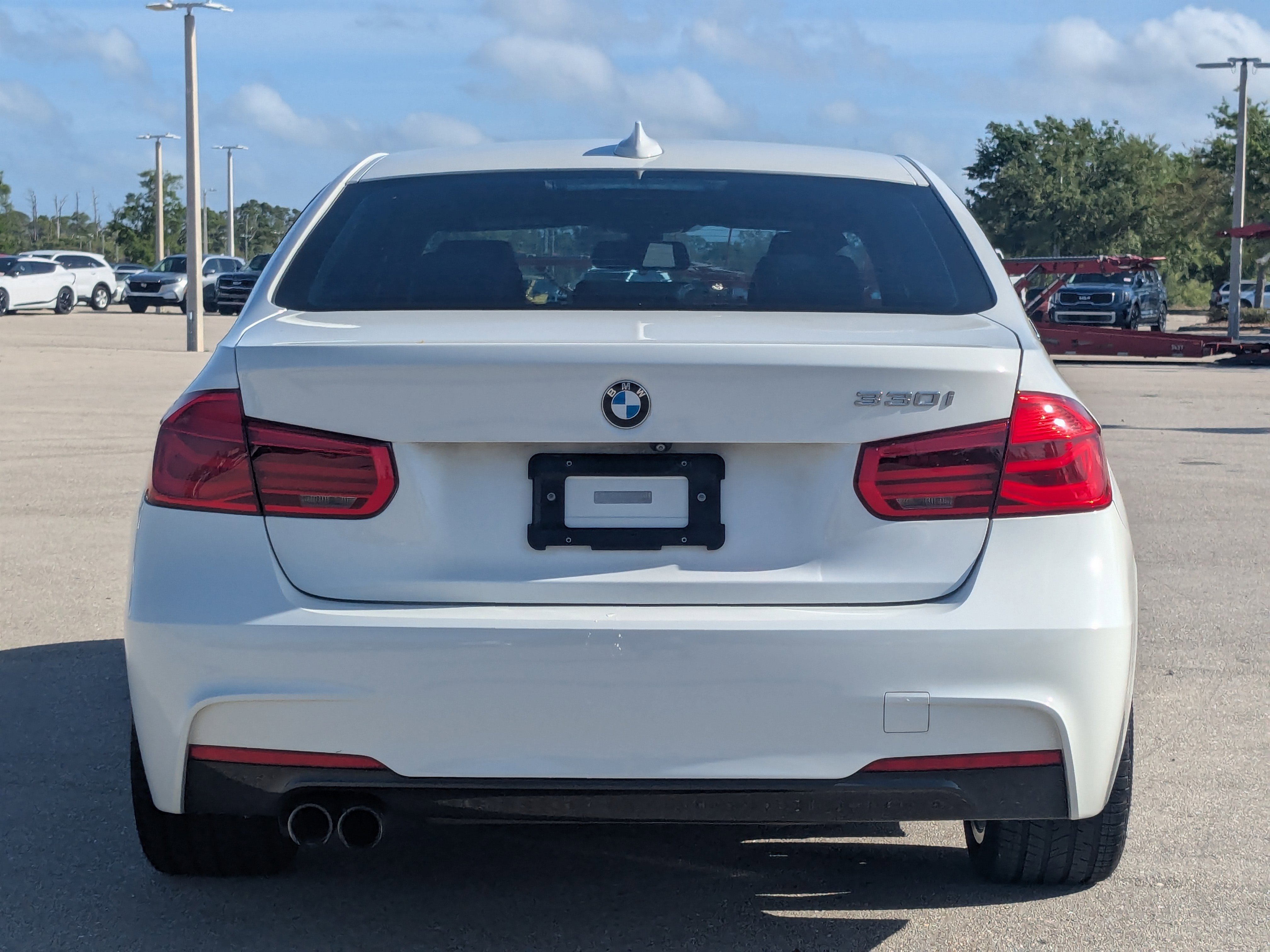 Used 2018 BMW 330i Sedan w/ M Sport Package image 6