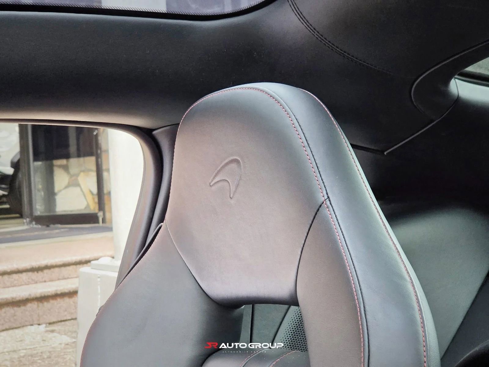 Used 2017 McLaren 570S image 24