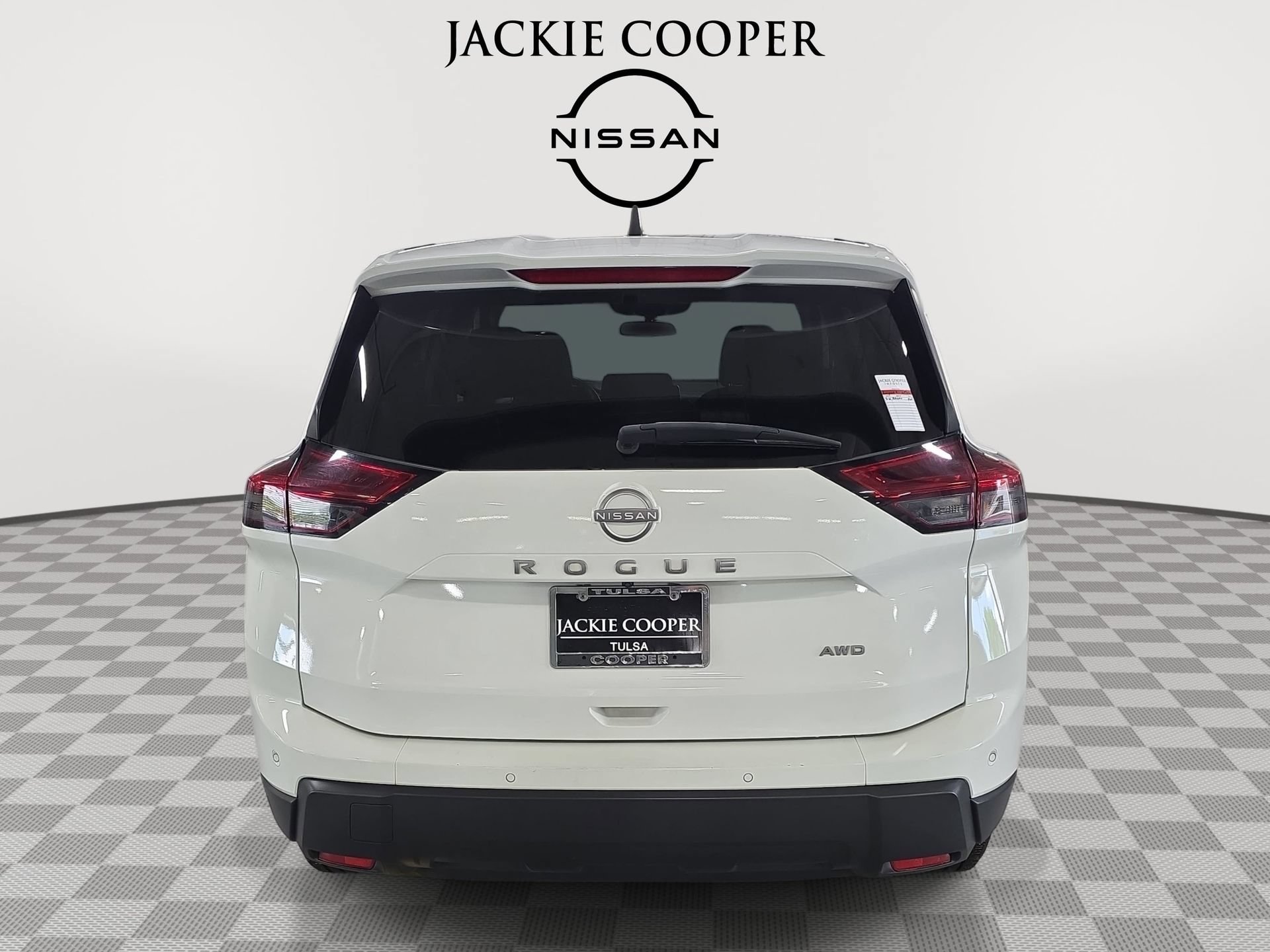 Used 2024 Nissan Rogue S AWD/4WD image 6