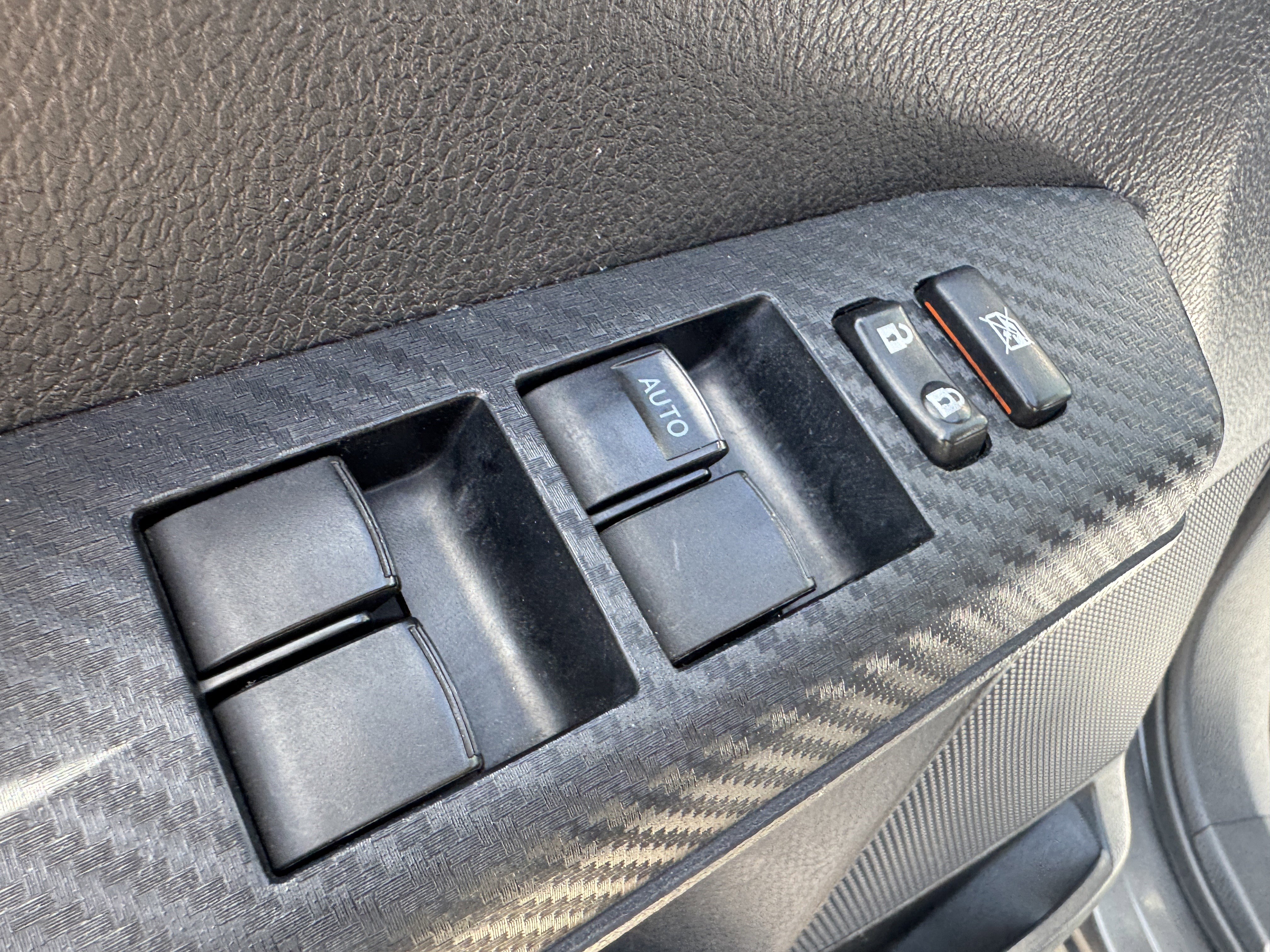 Used 2013 Toyota RAV4 LE image 10