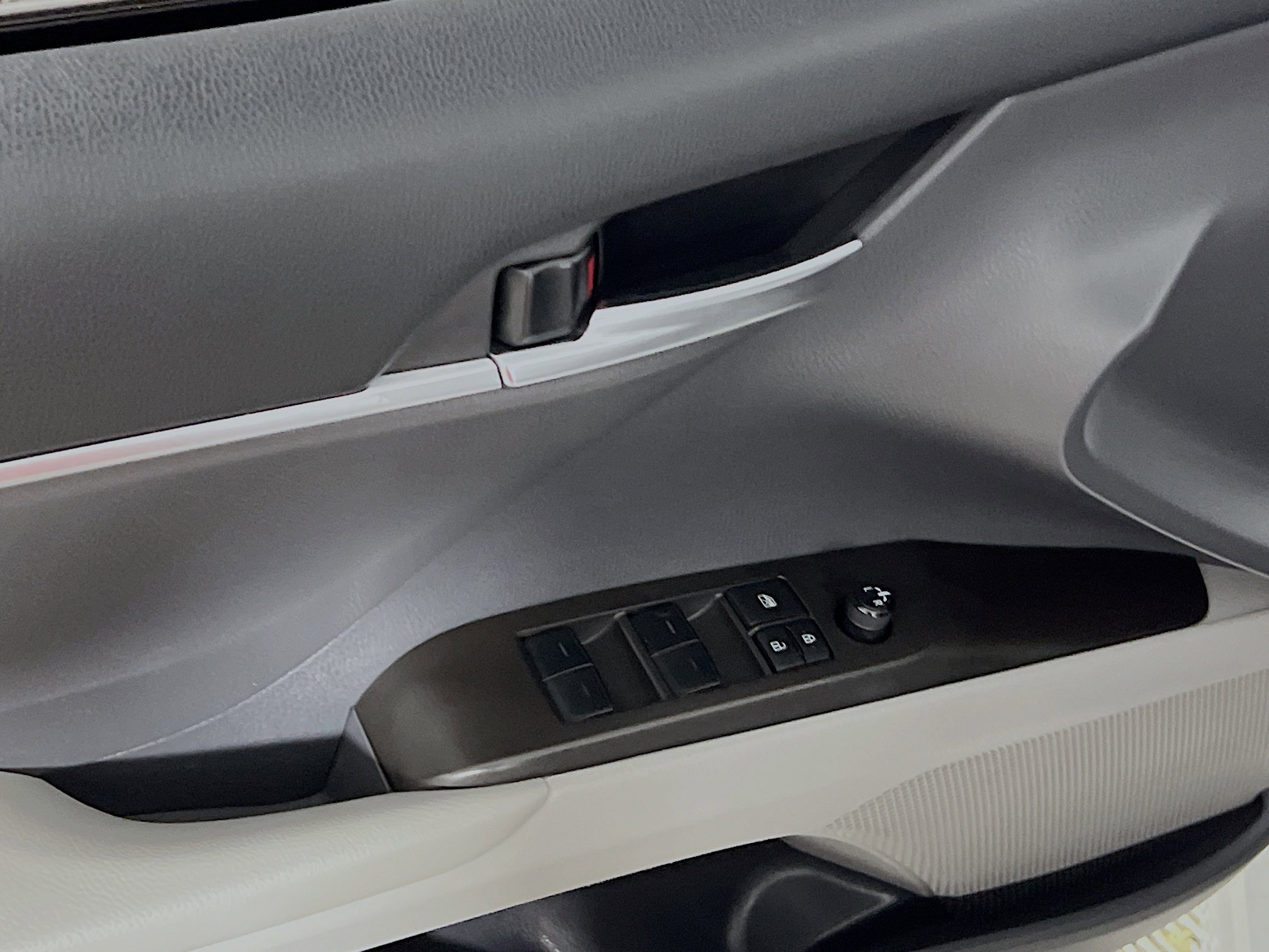 Used 2023 Toyota Camry SE image 17