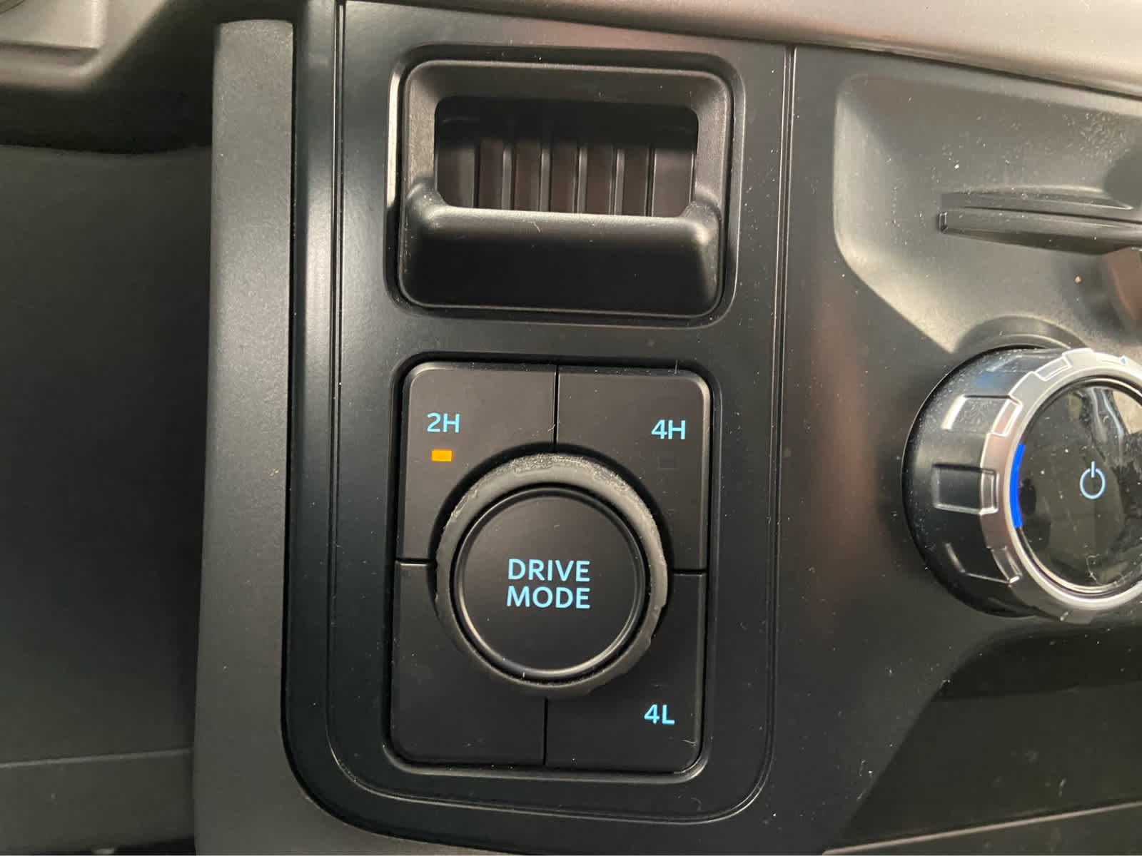 Used 2025 Ford F150 XLT w/ Equipment Group 302A MID image 39