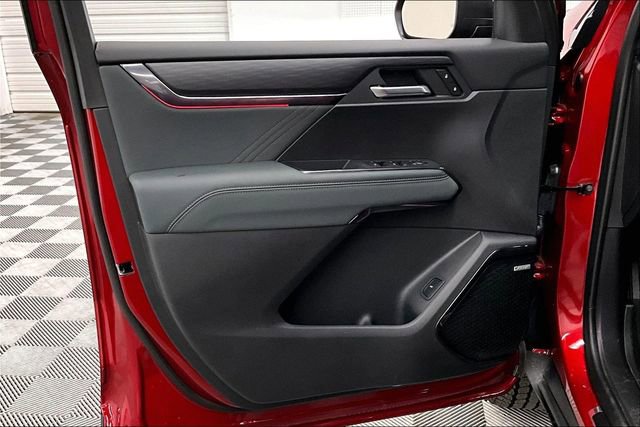 Used 2025 GMC Acadia AT4 w/ LPO, Floor Liner Package image 22