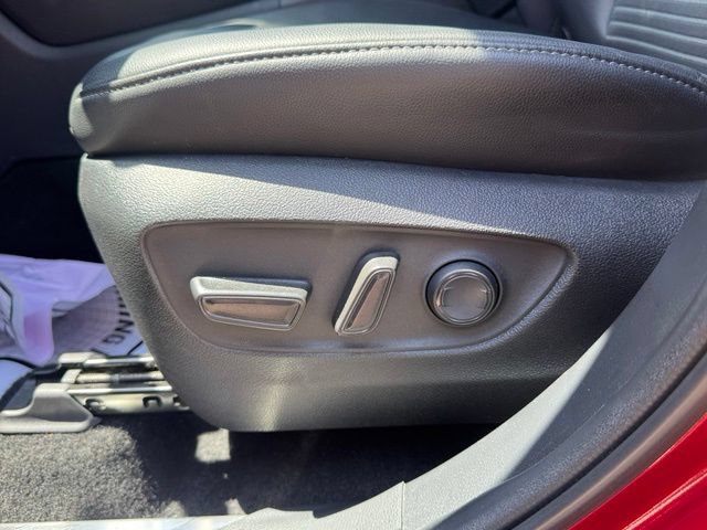 Used 2023 Toyota Highlander XSE FWD image 10