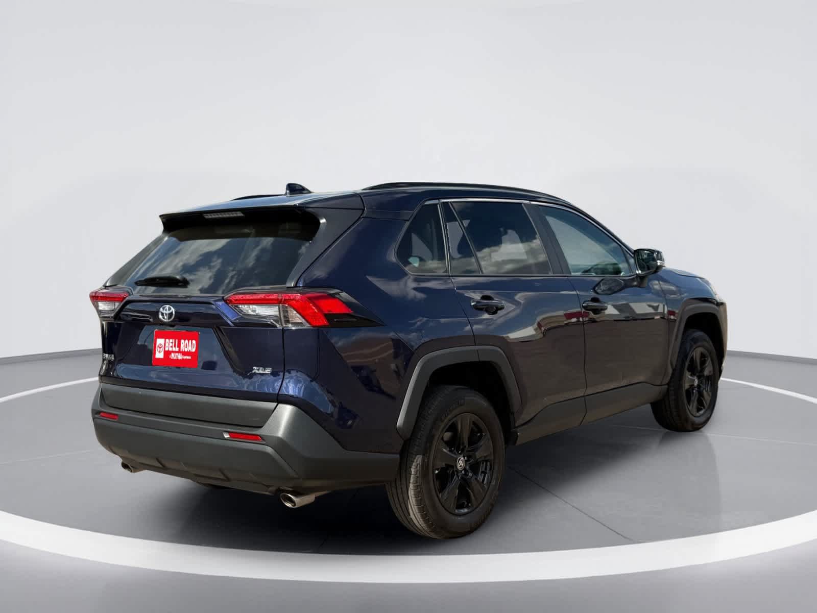 Used 2025 Toyota RAV4 XLE FWD image 8