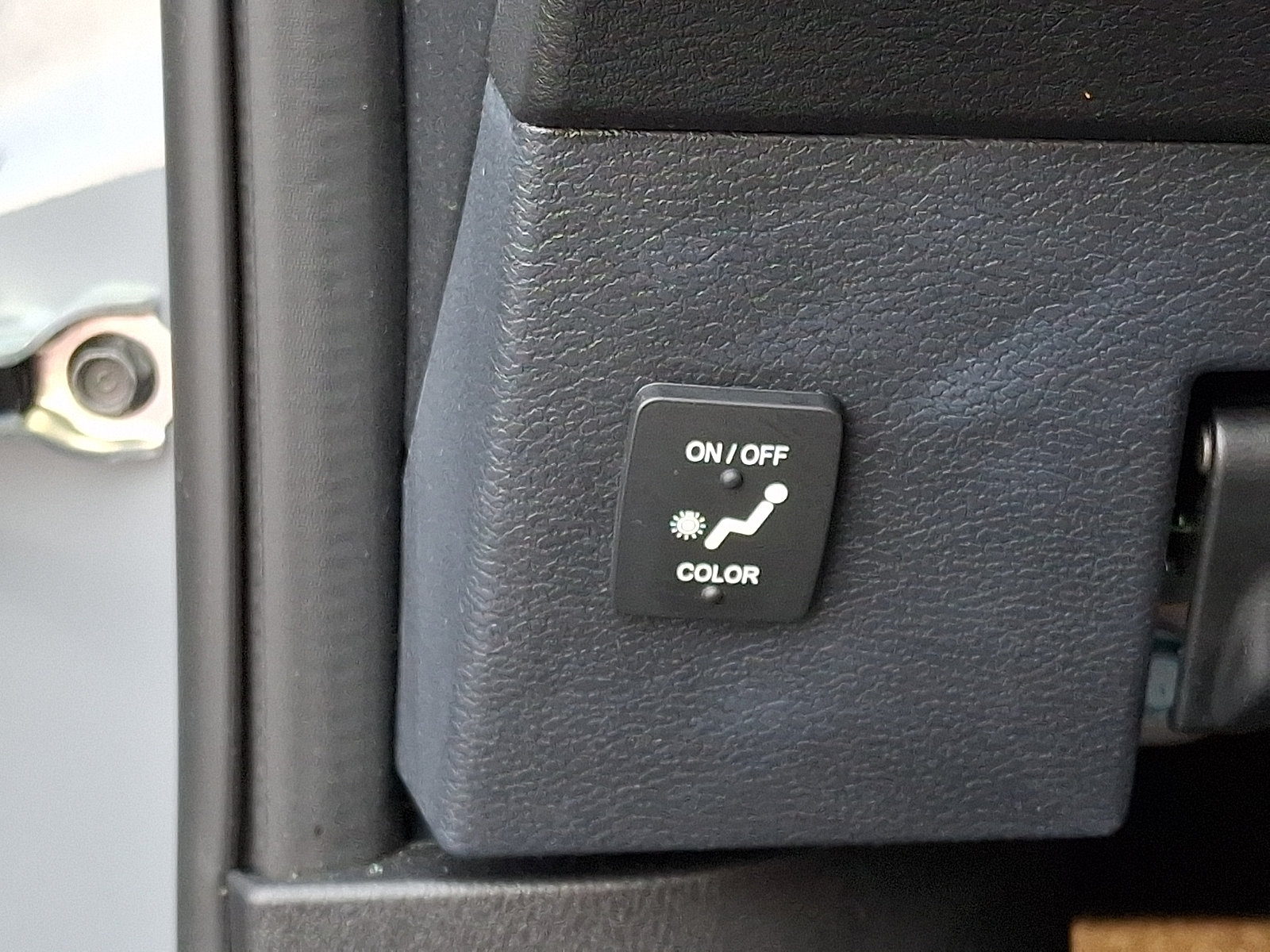 Used 2023 Nissan Kicks SR w/ SR Premium Package FWD image 26