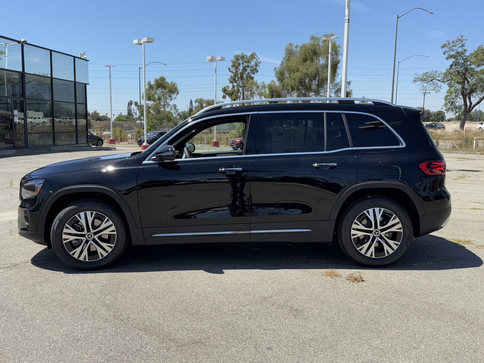 New 2026 Mercedes-Benz GLB 250 image 5