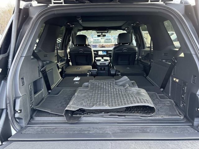 New 2025 Lincoln Navigator Reserve w/ Jet Appearance Package image 12