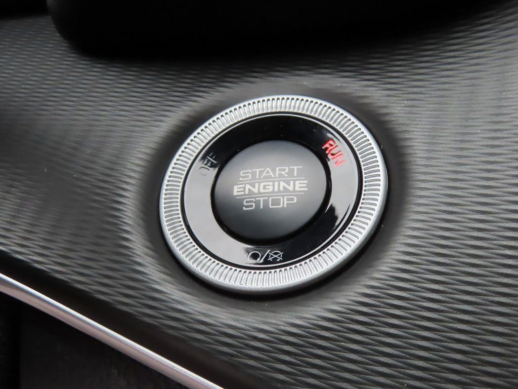 New 2025 Jeep Grand Cherokee Altitude image 12