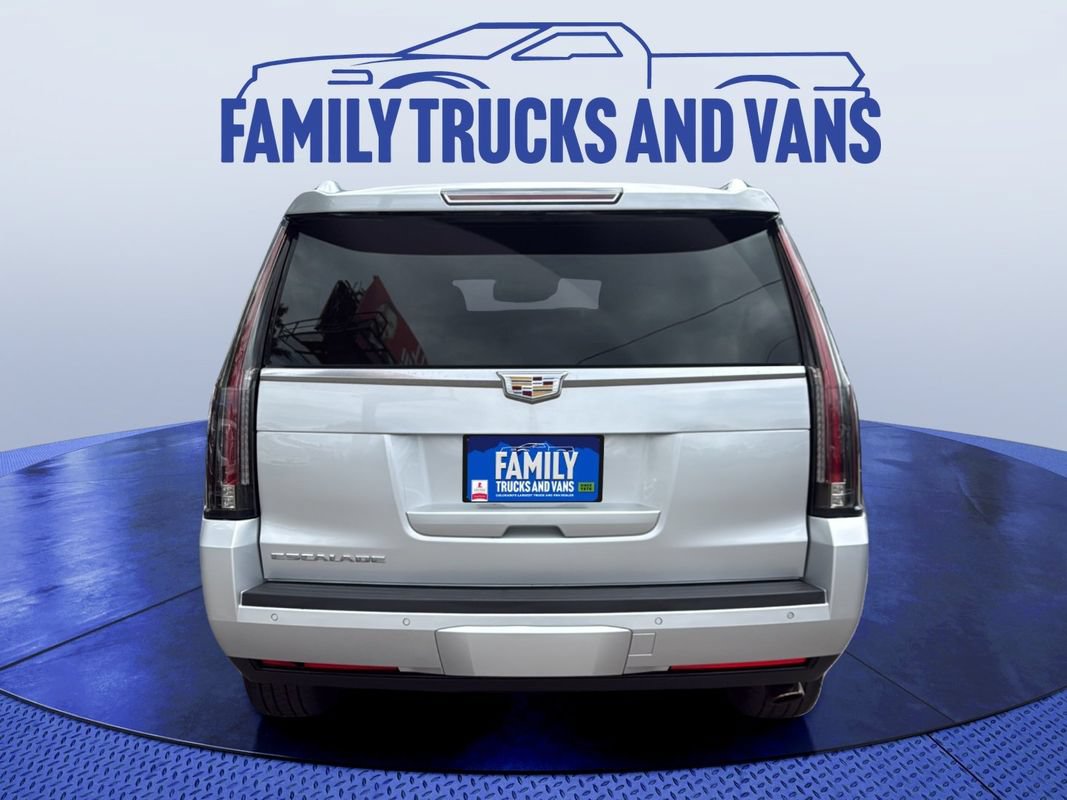 Used 2019 Cadillac Escalade Luxury AWD/4WD image 4