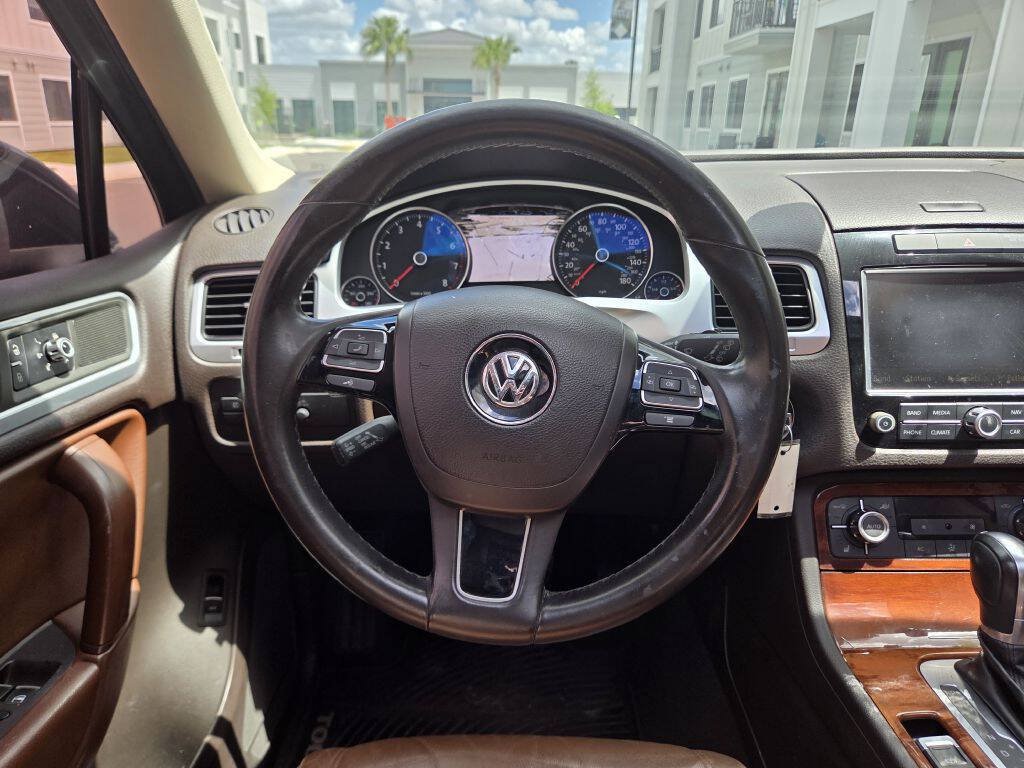 Used 2011 Volkswagen Touareg VR6 AWD/4WD image 25
