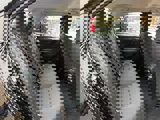 Used 2025 Toyota Corolla LE image 29