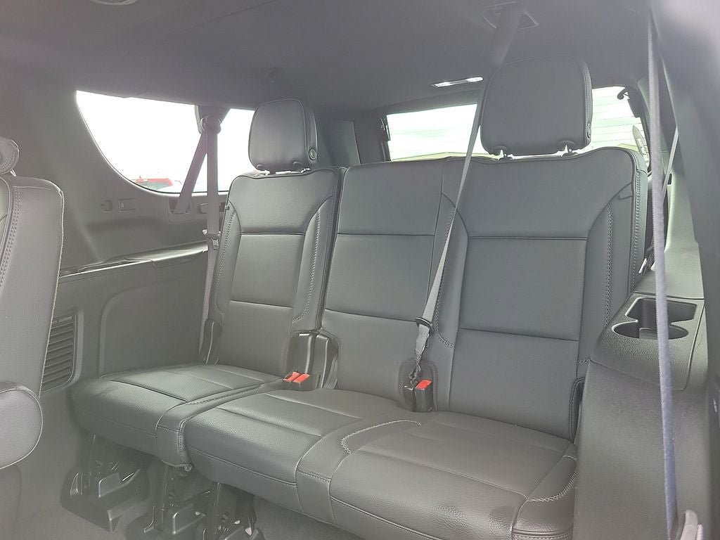 Used 2025 GMC Yukon XL Denali AWD/4WD image 9