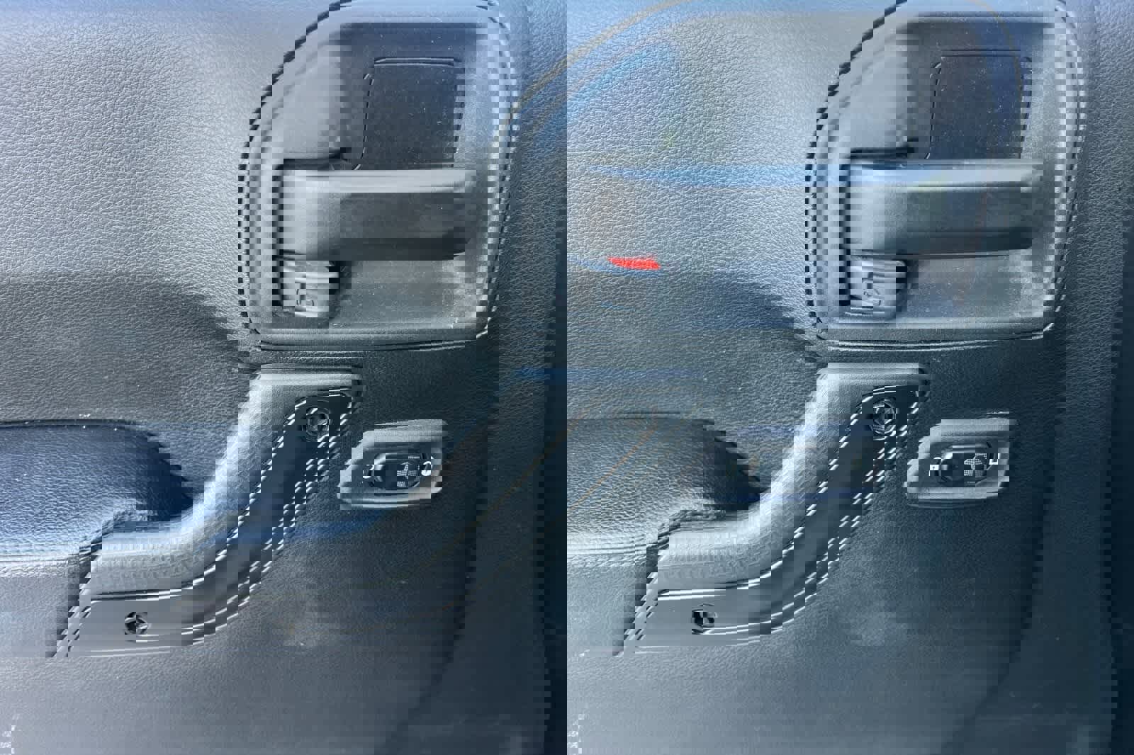 Used 2017 Jeep Wrangler Unlimited Sahara image 13