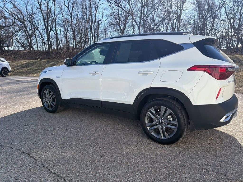 Certified 2023 Kia Seltos S image 5