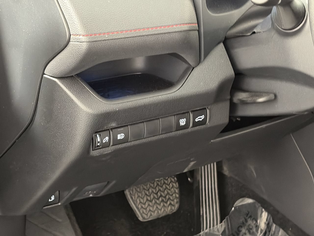 Used 2025 Toyota RAV4 XSE AWD/4WD image 13