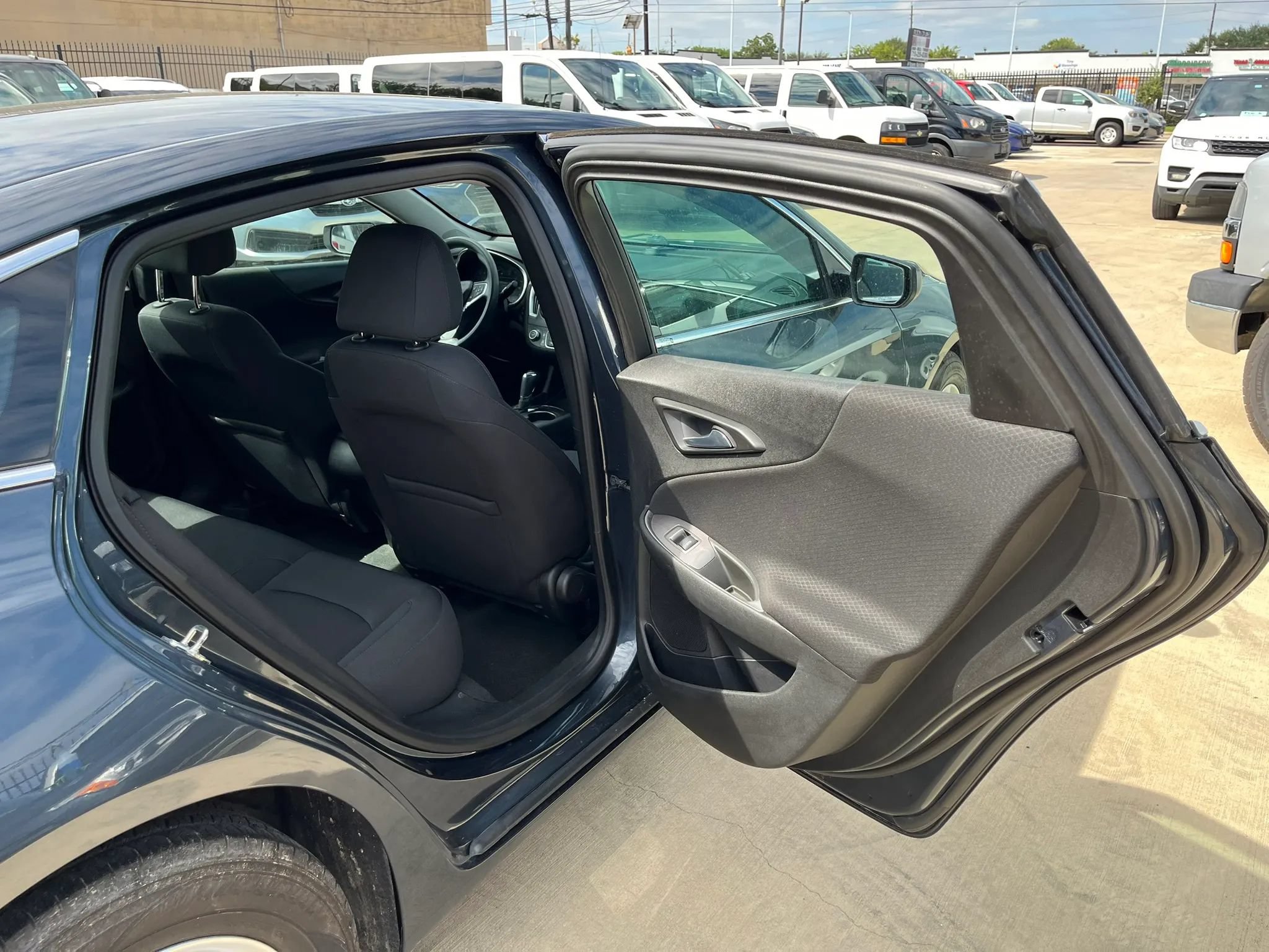 Used 2020 Chevrolet Malibu LS FWD image 33