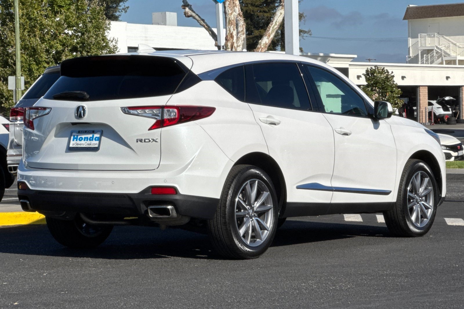 Used 2023 Acura RDX w/ Technology Package FWD image 9