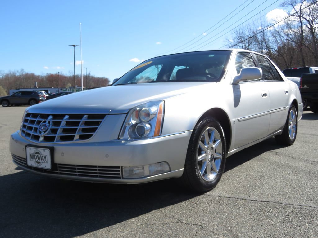 Used 2010 Cadillac DTS Luxury FWD image 1