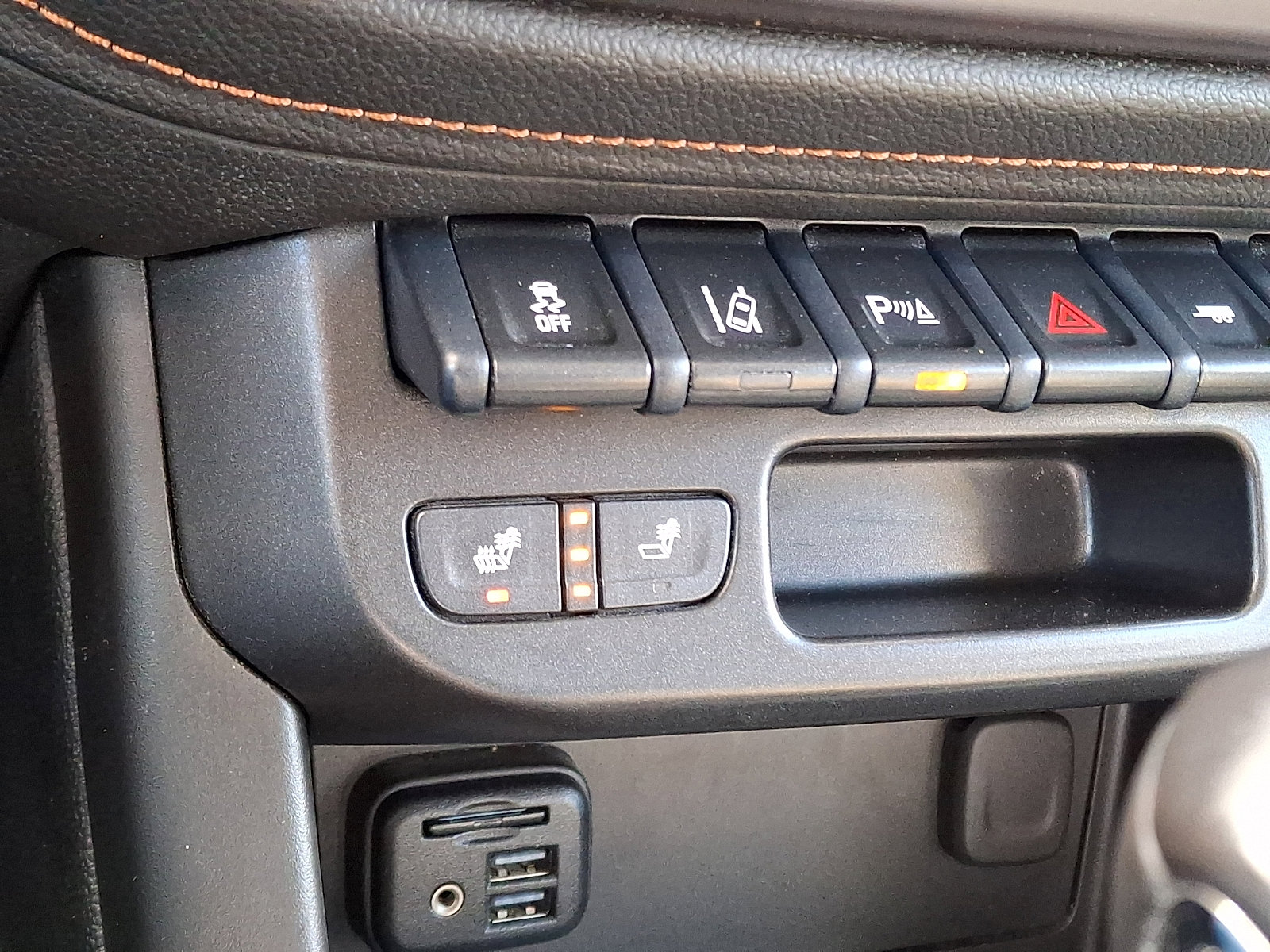 Used 2022 GMC Canyon AT4 w/ Driver Alert Package image 23