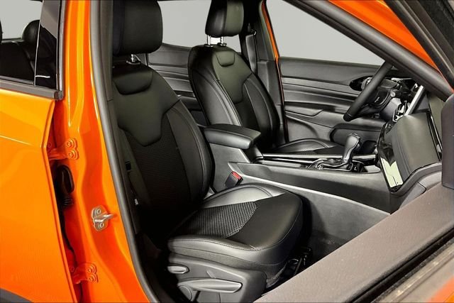 New 2026 Jeep Compass Latitude AWD/4WD image 12