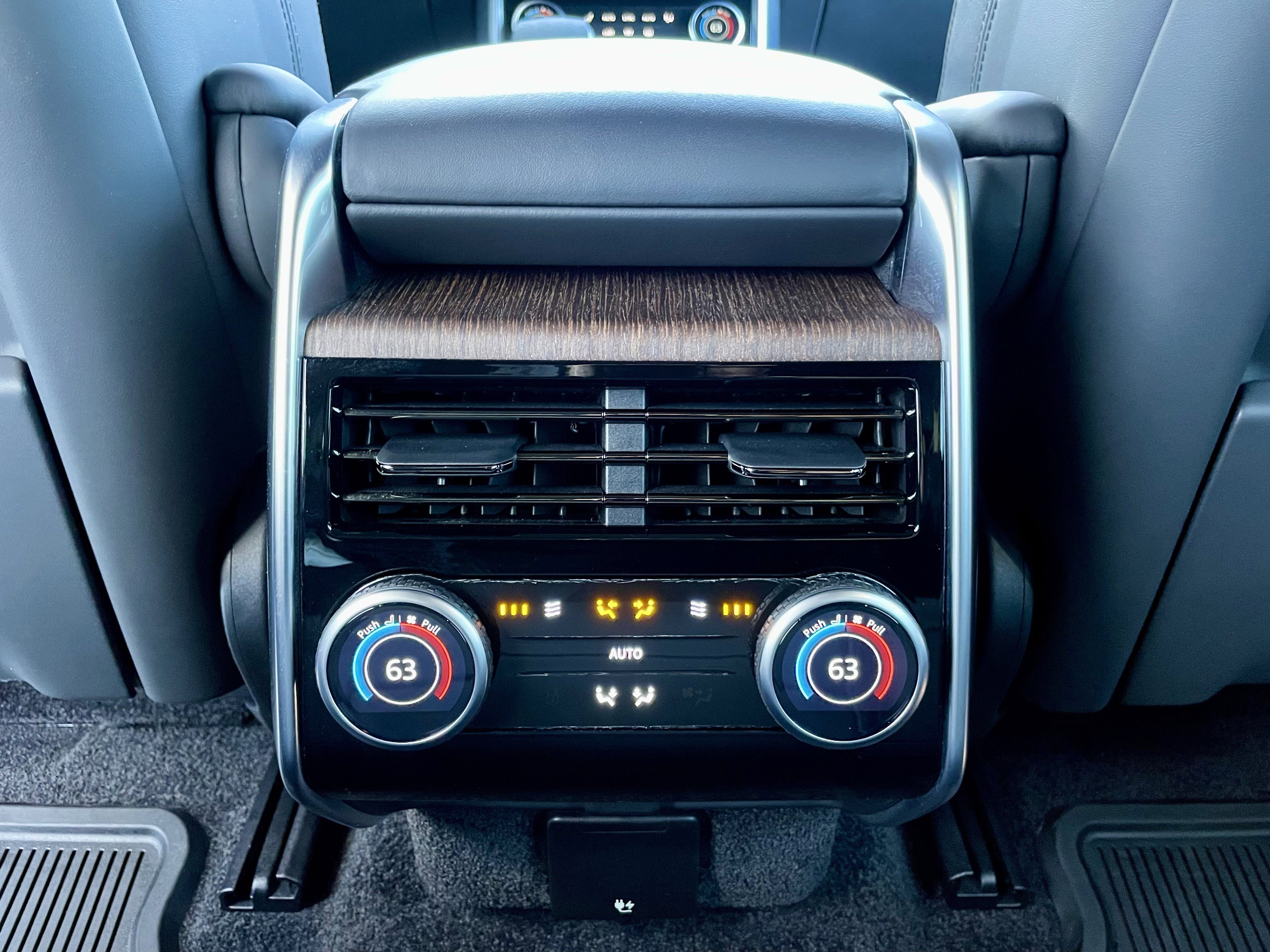 Certified 2023 Land Rover Range Rover SE image 26