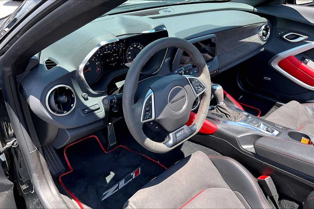 Used 2022 Chevrolet Camaro ZL1 RWD image 15