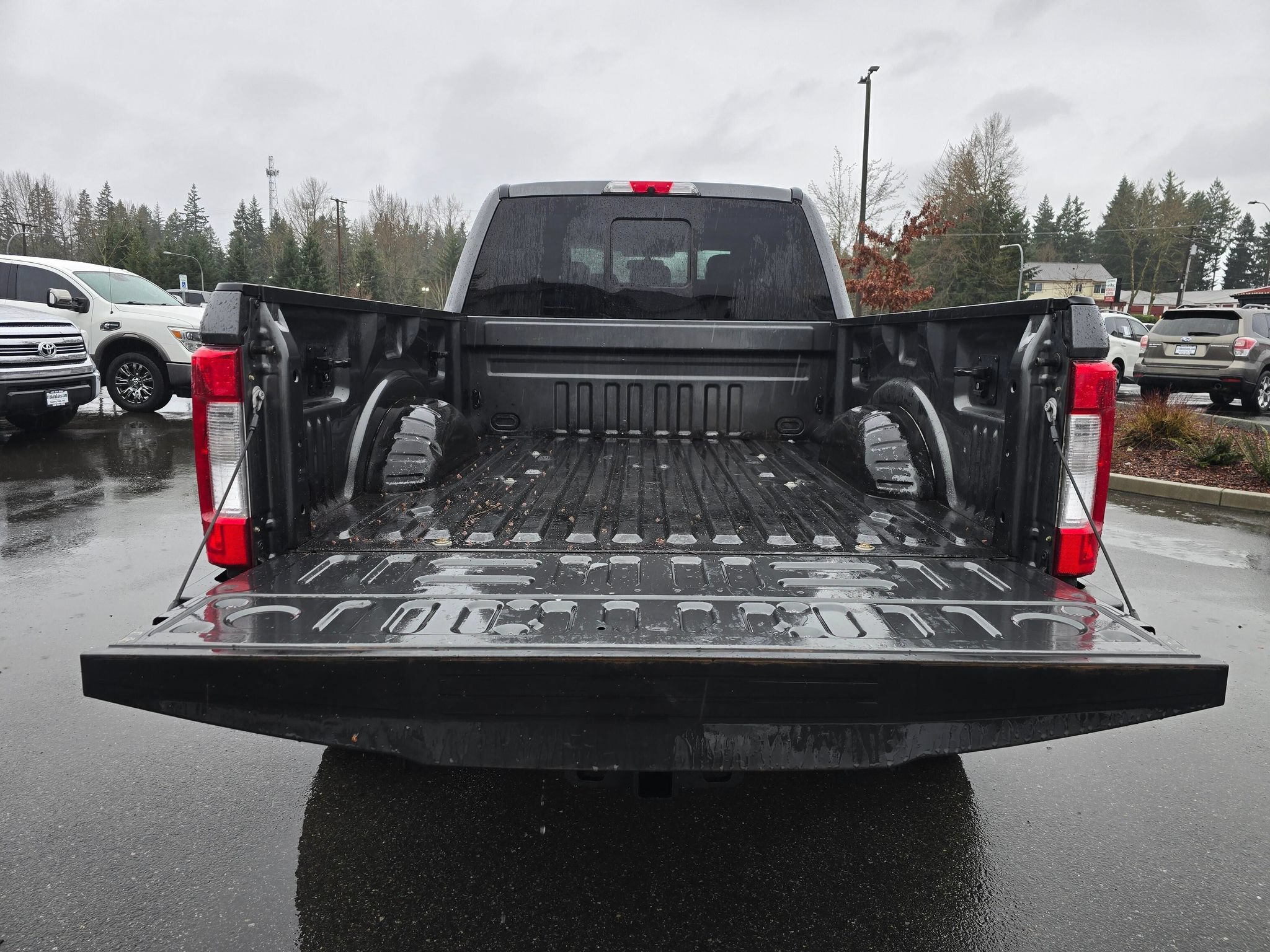 Used 2017 Ford F250 Lariat w/ Lariat Value Package AWD/4WD image 10