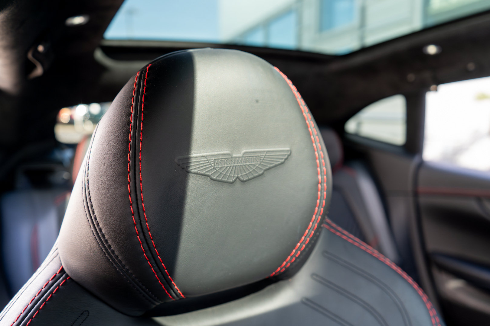 Used 2022 Aston Martin DBX AWD/4WD image 34