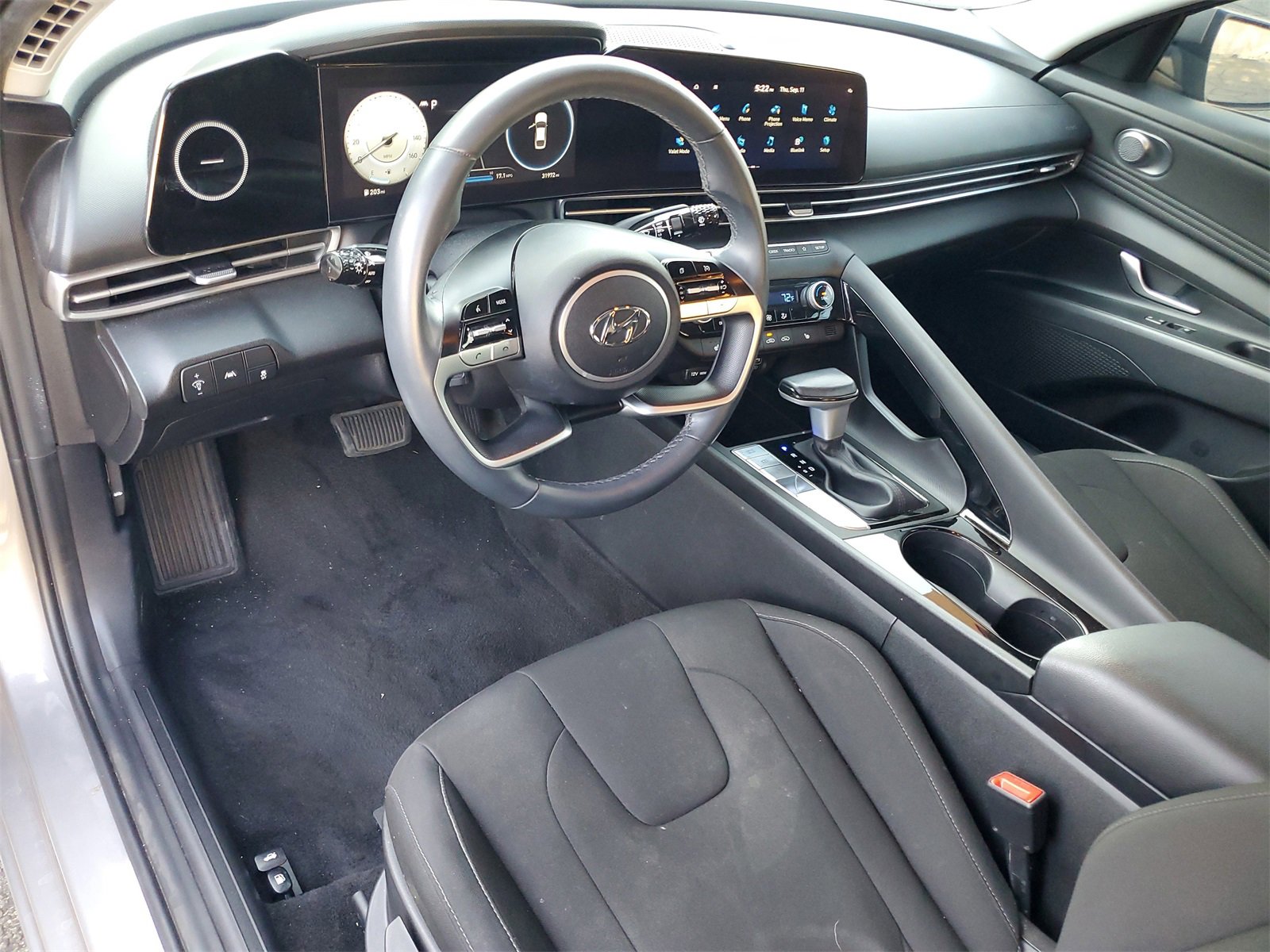 Used 2023 Hyundai Elantra SEL w/ Convenience Package image 6