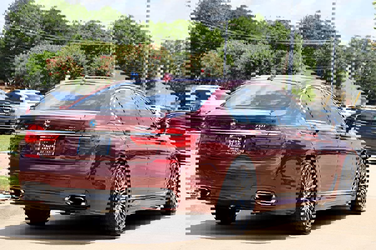 Used 2019 BMW 750i xDrive w/ Luxury Rear Seating Package image 12