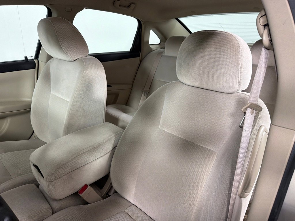 Used 2010 Chevrolet Impala LT FWD image 12