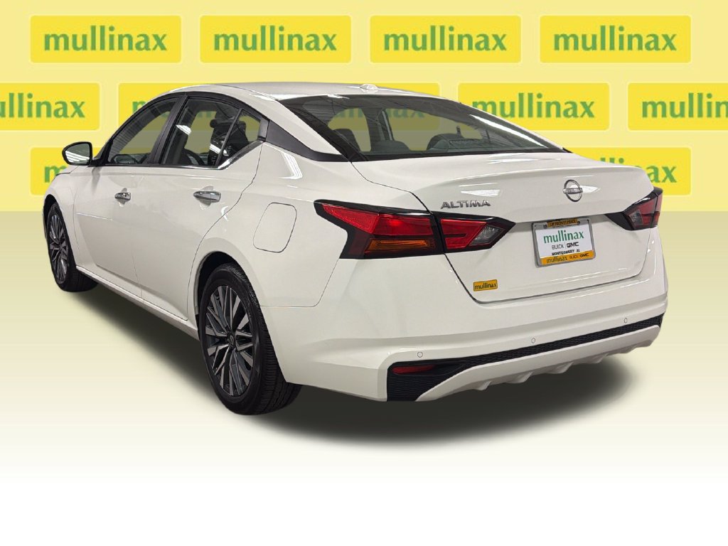 Used 2025 Nissan Altima 2.5 SV FWD image 13