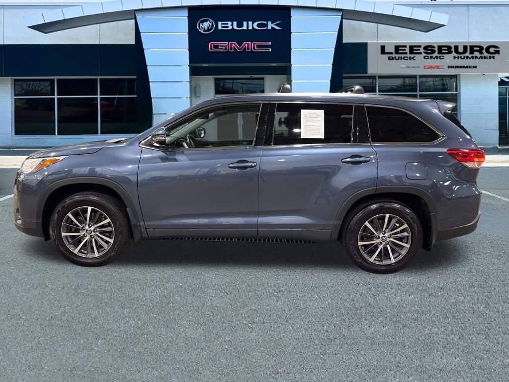 Used 2017 Toyota Highlander XLE image 4