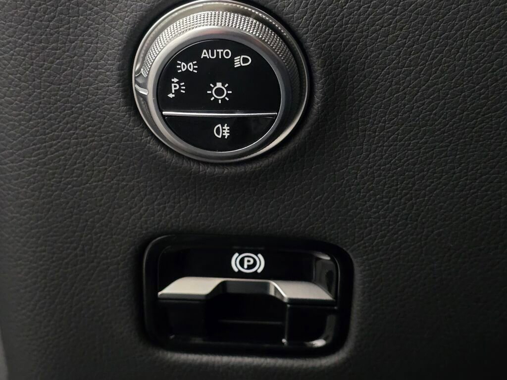 New 2026 Mercedes-Benz GLC 300 4MATIC image 23