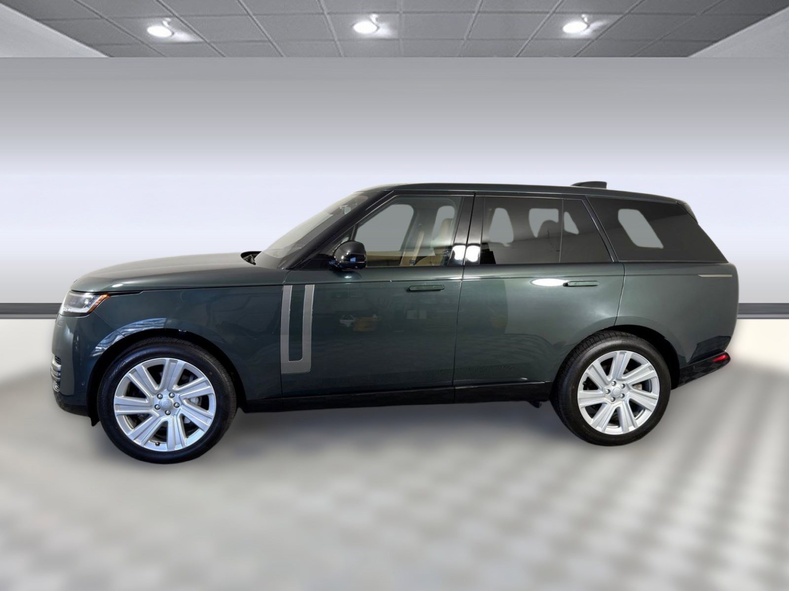 Used 2023 Land Rover Range Rover SE image 2