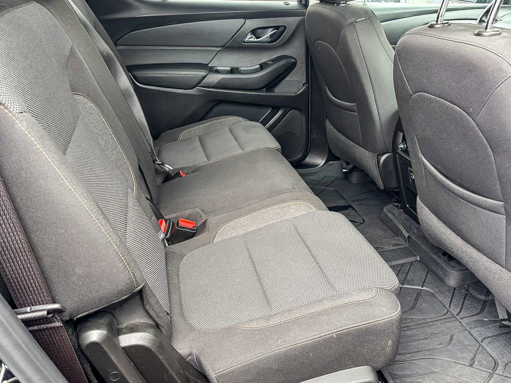Used 2021 Chevrolet Traverse LT image 13
