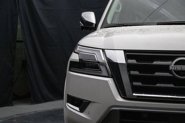 Used 2024 Nissan Armada Platinum w/ Captain's Chairs Package image 5