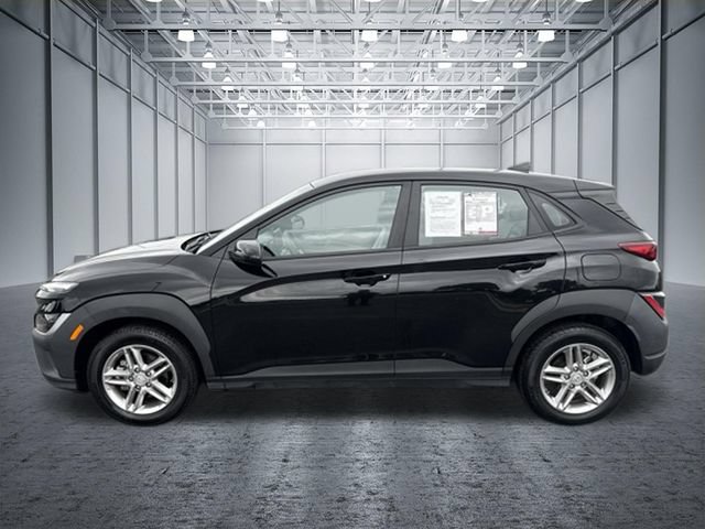 Used 2022 Hyundai Kona SE w/ Cargo Package FWD image 2