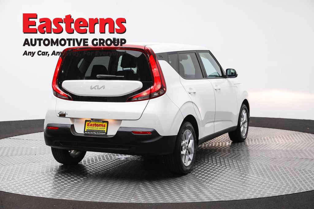 Used 2022 Kia Soul LX w/ Technology Package image 5