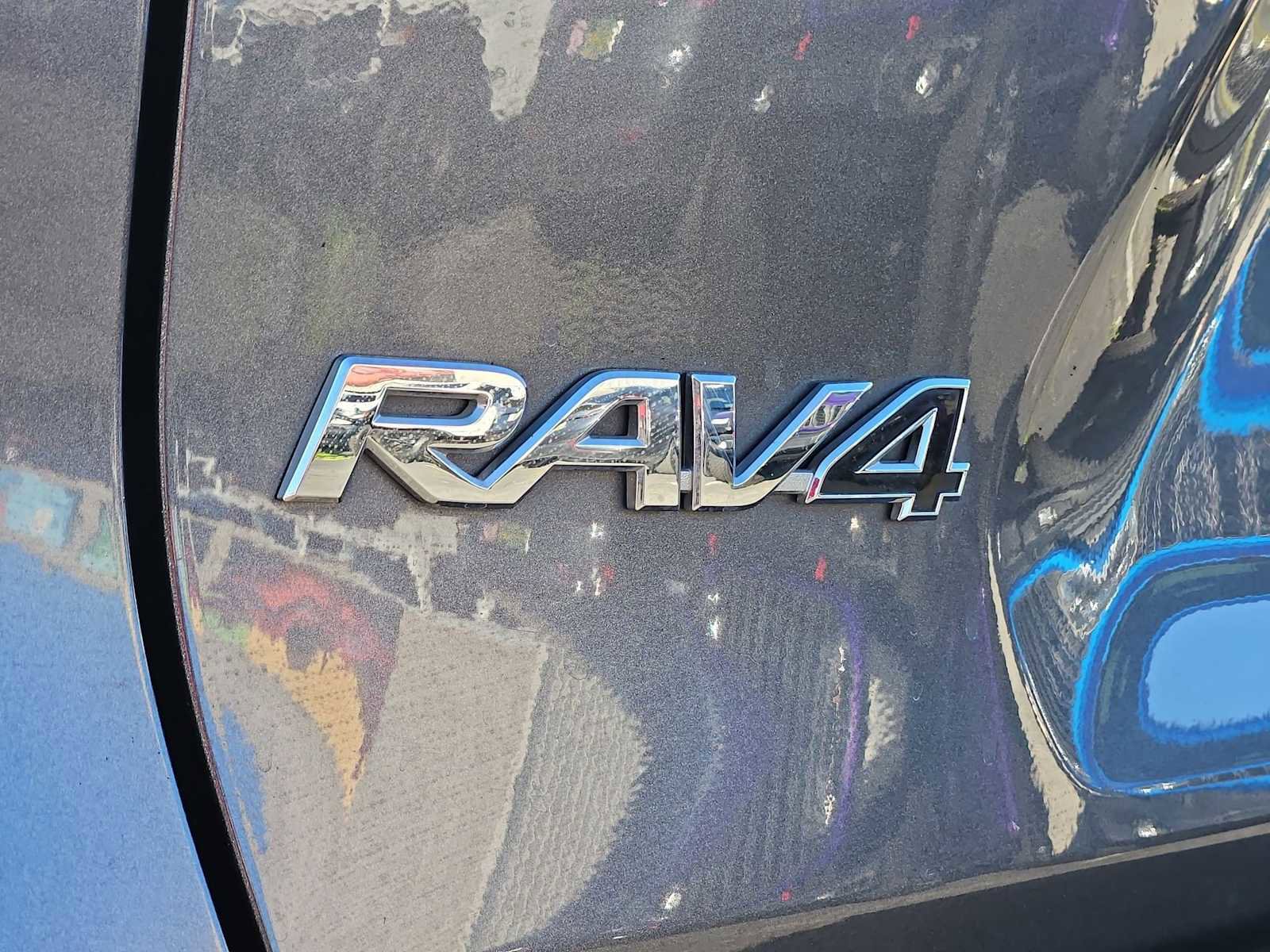 Used 2021 Toyota RAV4 XLE w/ Carpet Mat Package (TMS) image 13