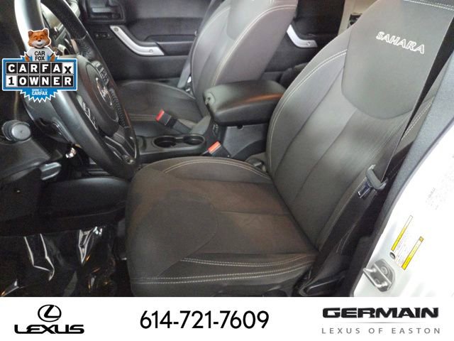 Used 2017 Jeep Wrangler Unlimited Sahara w/ Dual Top Group AWD/4WD image 20