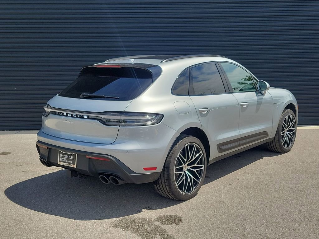 Certified 2025 Porsche Macan image 7
