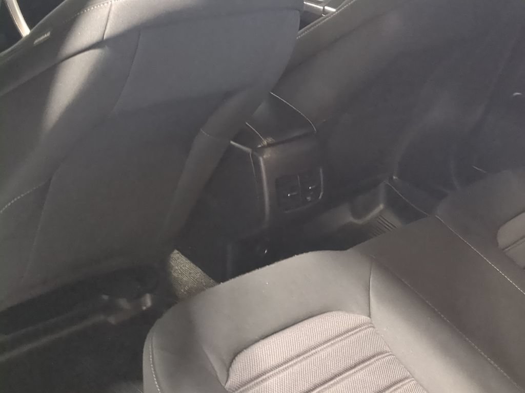 Used 2020 Ford Fusion SE FWD image 22