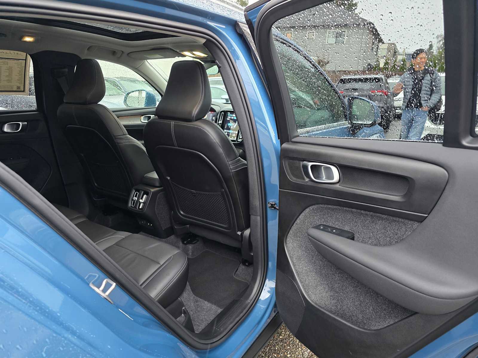 Certified 2025 Volvo XC40 B5 Plus image 13